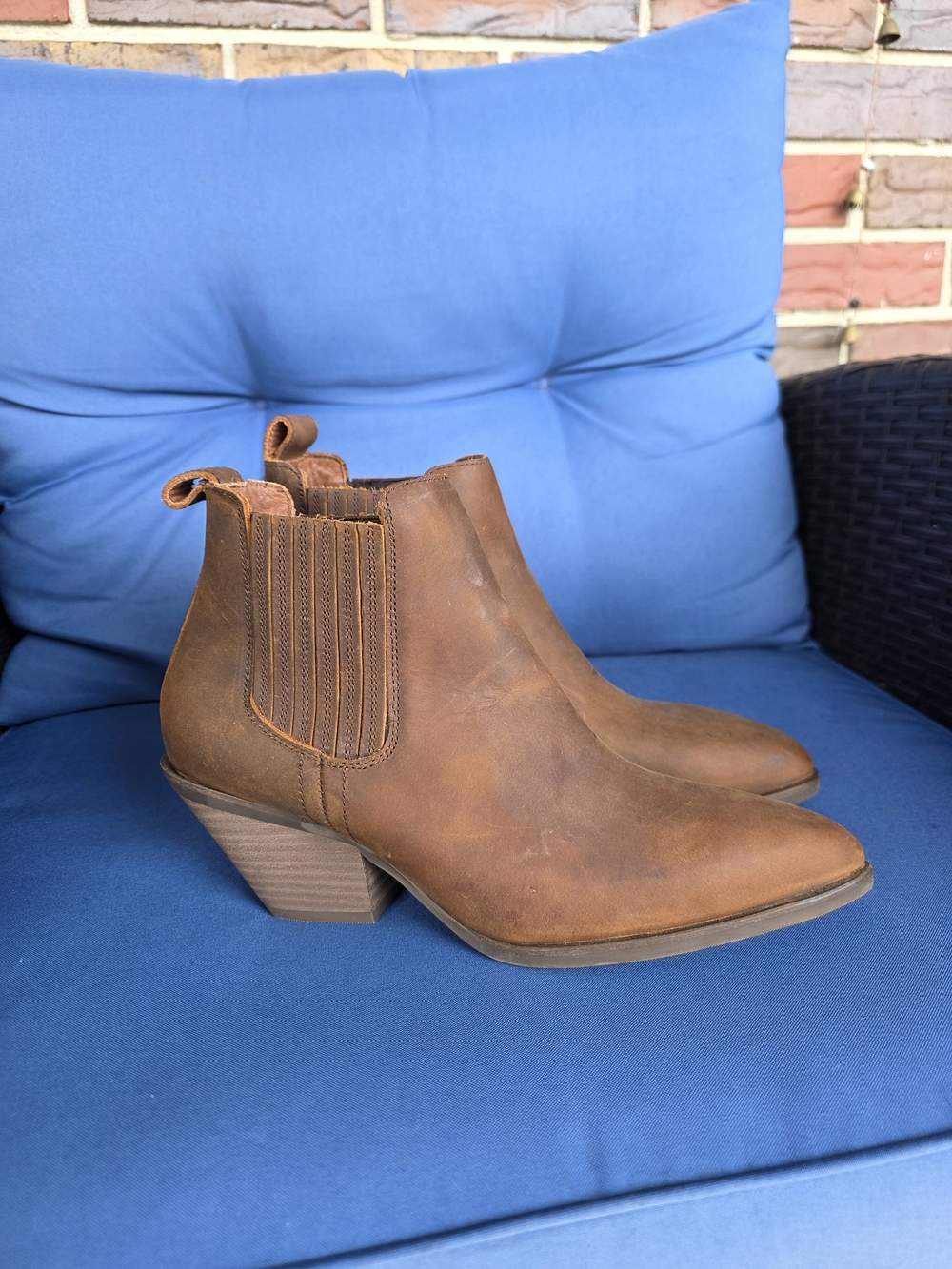 Patina Portland Leather Brown Chelsea Boots Women’s 8.5  Stacked Heel Like New